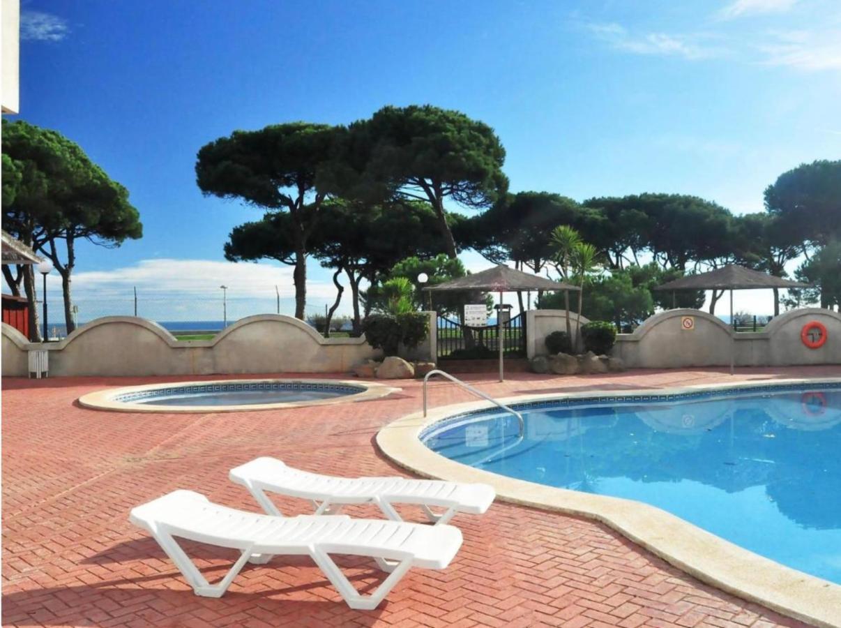 Apartment Direkt Am Strand 블랑스 외부 사진
